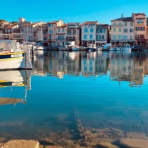  Appartement Le A Cassis,top Emplacement,parking,double Balcon